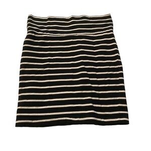 Forever 21 Black and White Striped Mini Skirt Size Medium